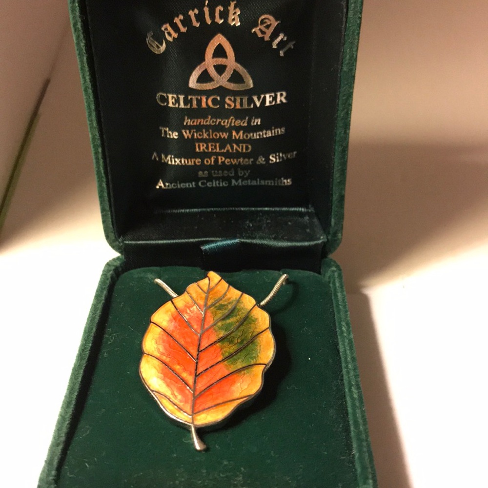 Ireland 🇮🇪 Carrick Art Celtic Silver and pewter leaf necklace - Picture 2 of 7